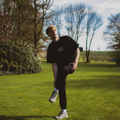 GLOBE TEE